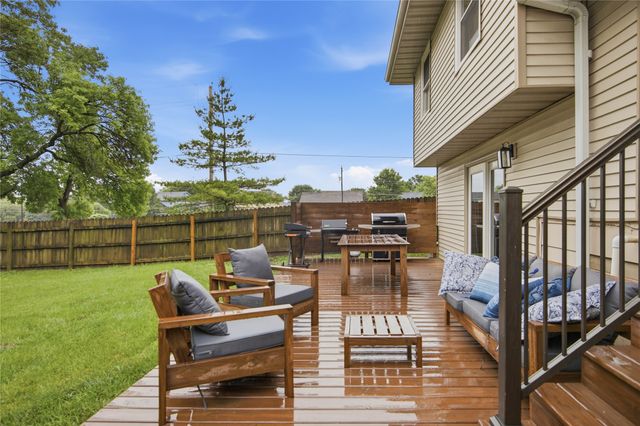 727 22nd Avenue SW, Altoona, IA 50009