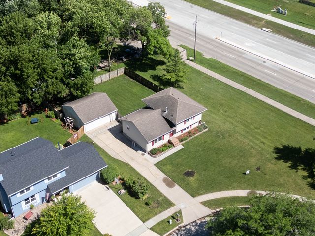 727 22nd Avenue SW, Altoona, IA 50009