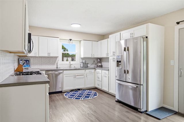 727 22nd Avenue SW, Altoona, IA 50009