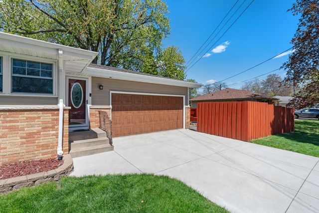 4600 France Avenue N, Robbinsdale, MN 55422