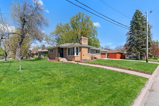 4600 France Avenue N, Robbinsdale, MN 55422