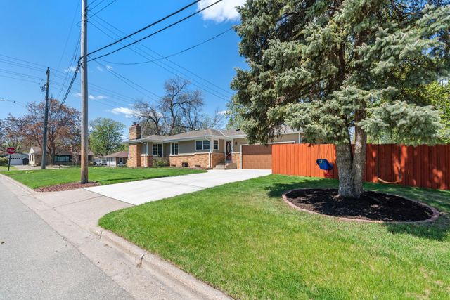 4600 France Avenue N, Robbinsdale, MN 55422