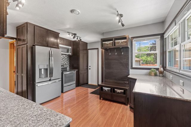 4600 France Avenue N, Robbinsdale, MN 55422