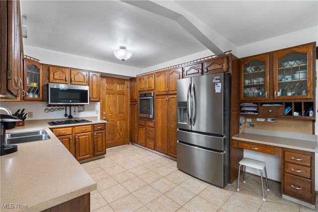 3885 Hugh Street NW, Uniontown, OH 44685