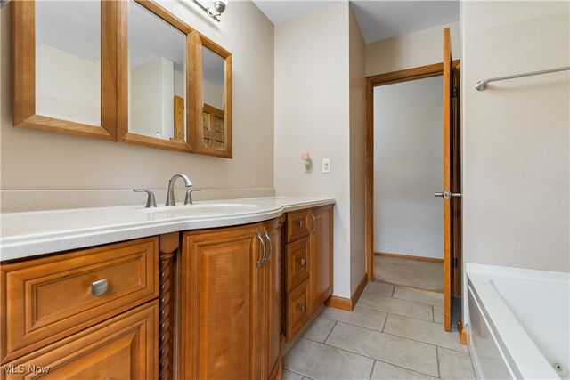 3885 Hugh Street NW, Uniontown, OH 44685