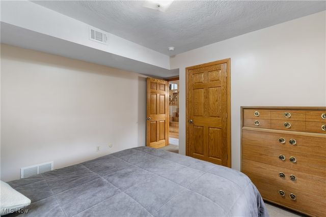 3885 Hugh Street NW, Uniontown, OH 44685