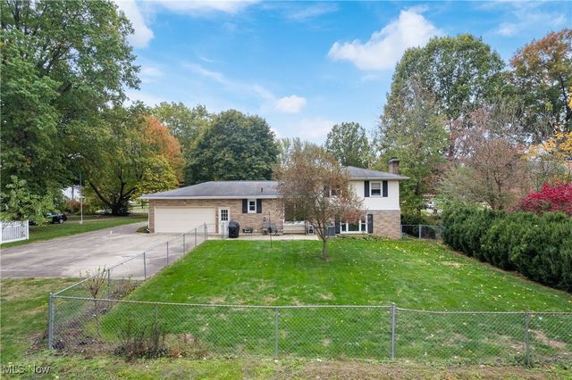 3885 Hugh Street NW, Uniontown, OH 44685