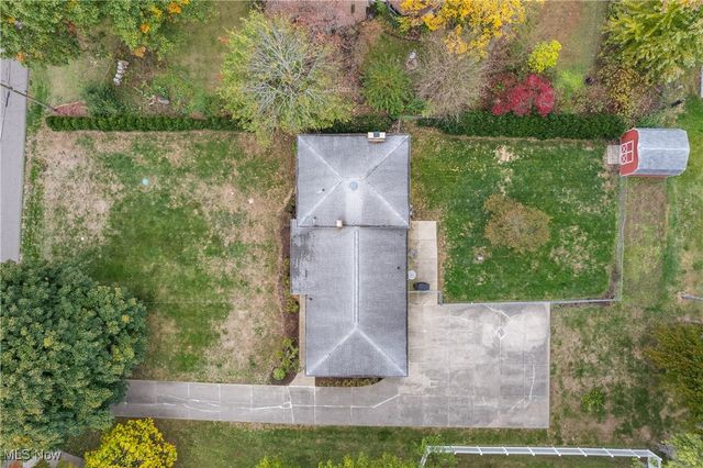 3885 Hugh Street NW, Uniontown, OH 44685