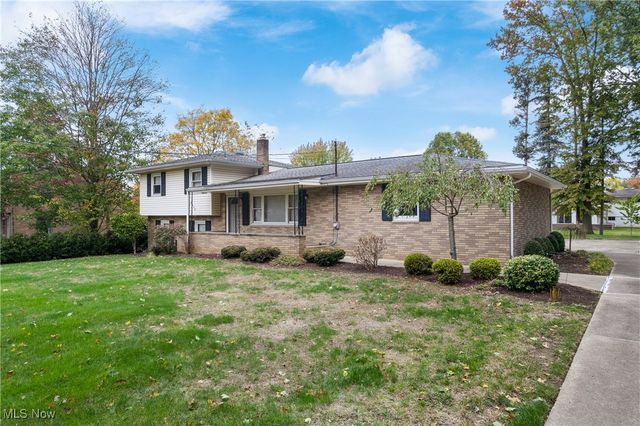 3885 Hugh Street NW, Uniontown, OH 44685