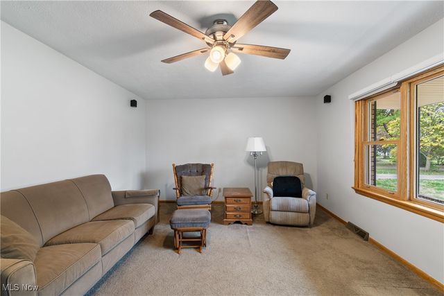 3885 Hugh Street NW, Uniontown, OH 44685