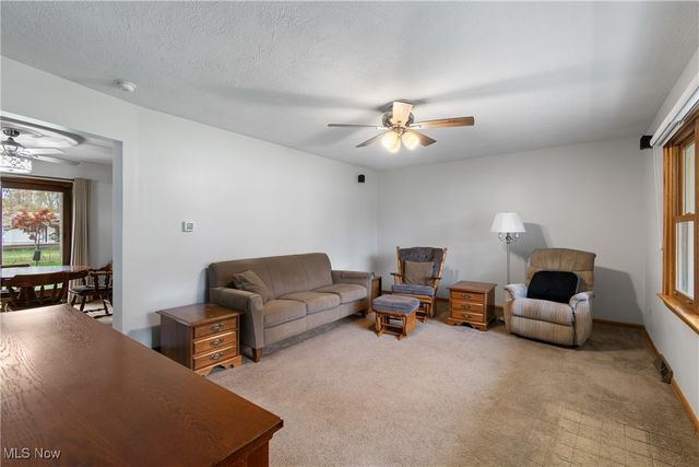 3885 Hugh Street NW, Uniontown, OH 44685