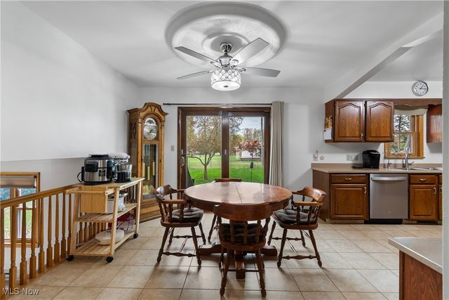 3885 Hugh Street NW, Uniontown, OH 44685