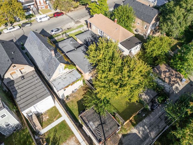 7237 S St Lawrence Avenue, Chicago, IL 60619