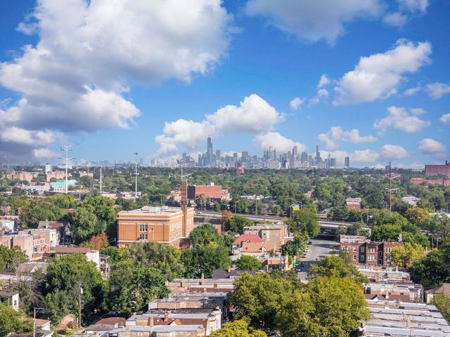 7237 S St Lawrence Avenue, Chicago, IL 60619