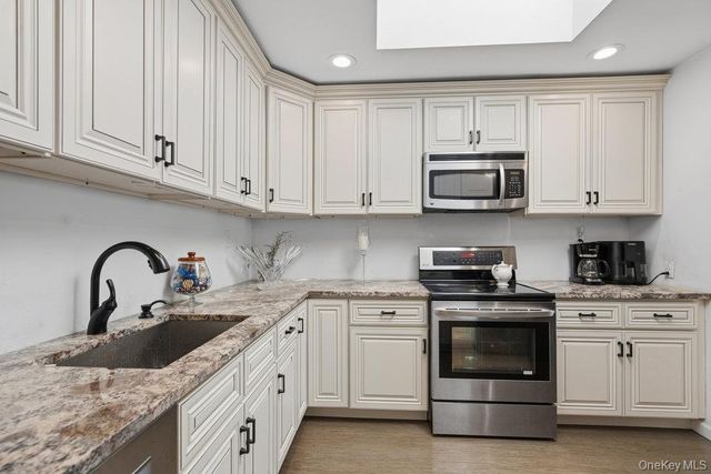 9 Lynch Street, Huntington Station, NY 11746