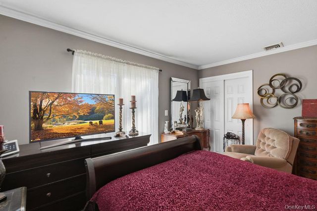 9 Lynch Street, Huntington Station, NY 11746