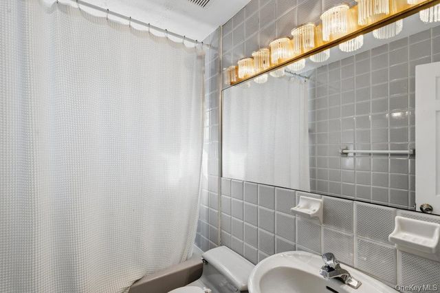 9 Lynch Street, Huntington Station, NY 11746