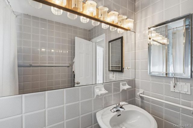 9 Lynch Street, Huntington Station, NY 11746