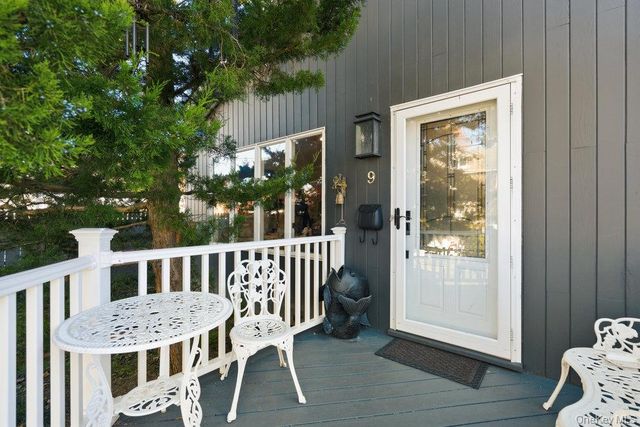 9 Lynch Street, Huntington Station, NY 11746