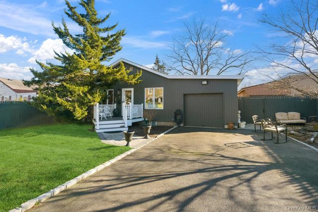 9 Lynch Street, Huntington Station, NY 11746