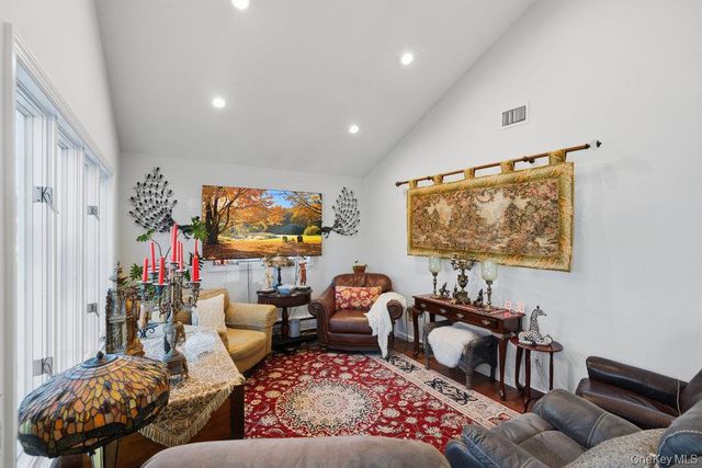 9 Lynch Street, Huntington Station, NY 11746