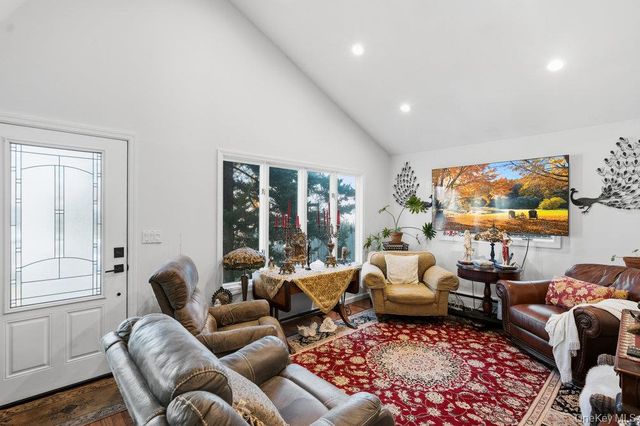 9 Lynch Street, Huntington Station, NY 11746