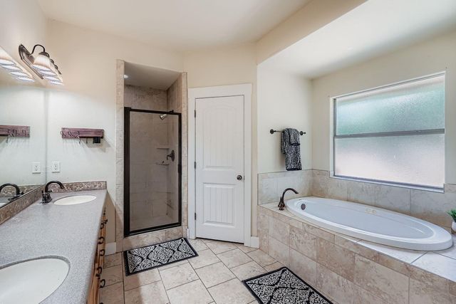 100 Quarry Springs DR, San Marcos, TX 78666