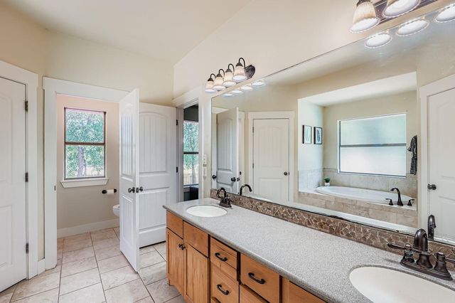 100 Quarry Springs DR, San Marcos, TX 78666