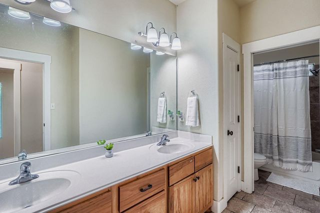 100 Quarry Springs DR, San Marcos, TX 78666