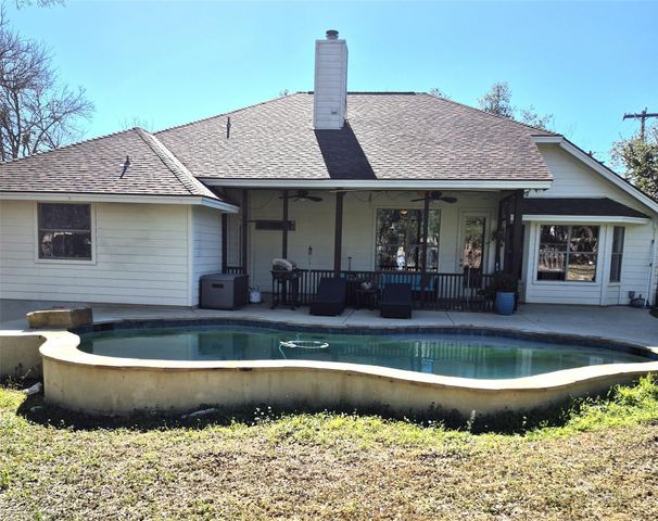 100 Quarry Springs DR, San Marcos, TX 78666