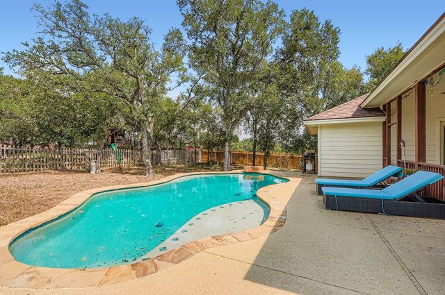 100 Quarry Springs DR, San Marcos, TX 78666
