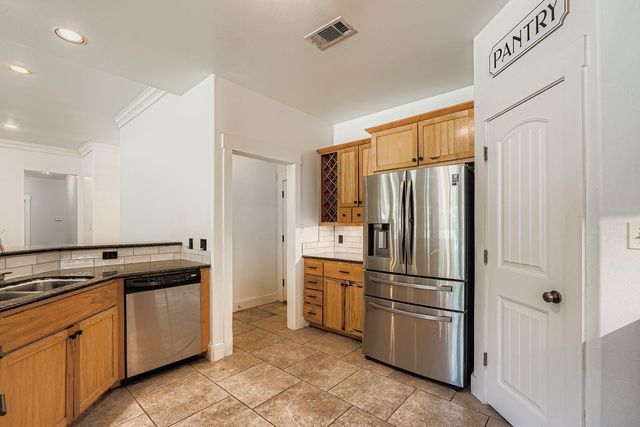 100 Quarry Springs DR, San Marcos, TX 78666