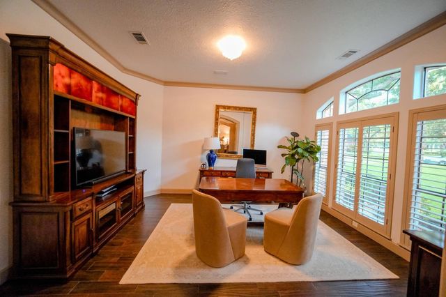 60 Champion Villa Drive, Houston, TX 77069