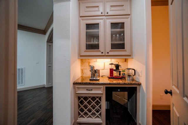 60 Champion Villa Drive, Houston, TX 77069