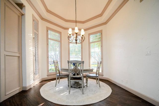 60 Champion Villa Drive, Houston, TX 77069