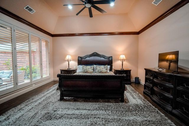 60 Champion Villa Drive, Houston, TX 77069