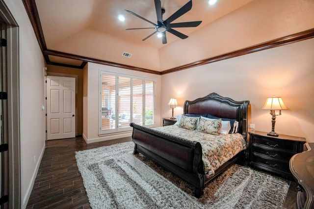 60 Champion Villa Drive, Houston, TX 77069