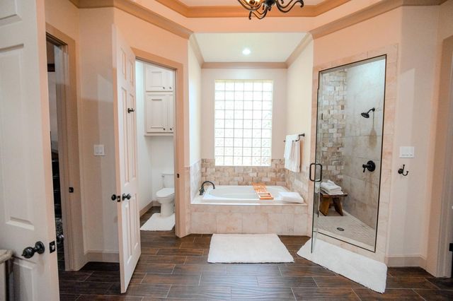 60 Champion Villa Drive, Houston, TX 77069