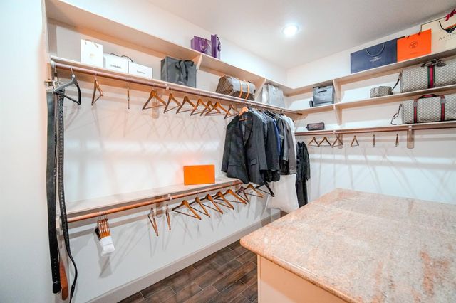 60 Champion Villa Drive, Houston, TX 77069