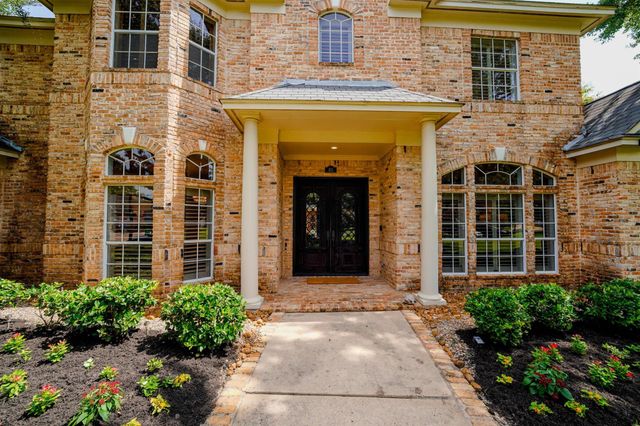 60 Champion Villa Drive, Houston, TX 77069