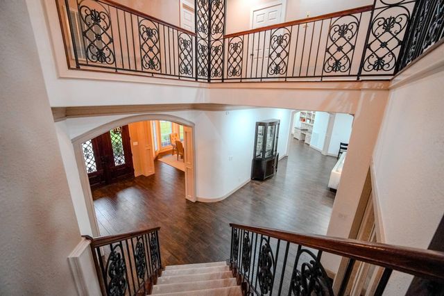 60 Champion Villa Drive, Houston, TX 77069