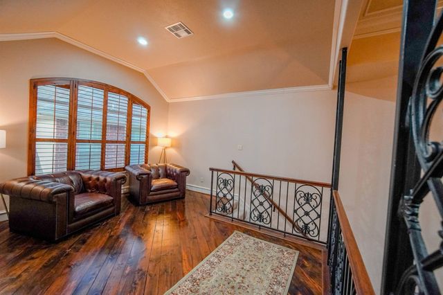 60 Champion Villa Drive, Houston, TX 77069