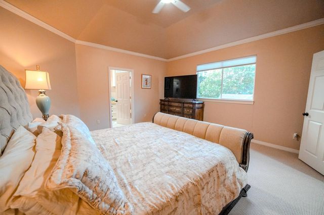 60 Champion Villa Drive, Houston, TX 77069