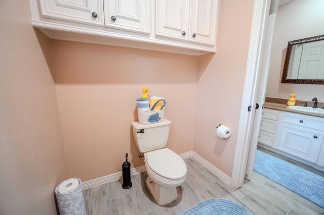60 Champion Villa Drive, Houston, TX 77069