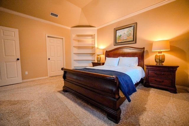 60 Champion Villa Drive, Houston, TX 77069