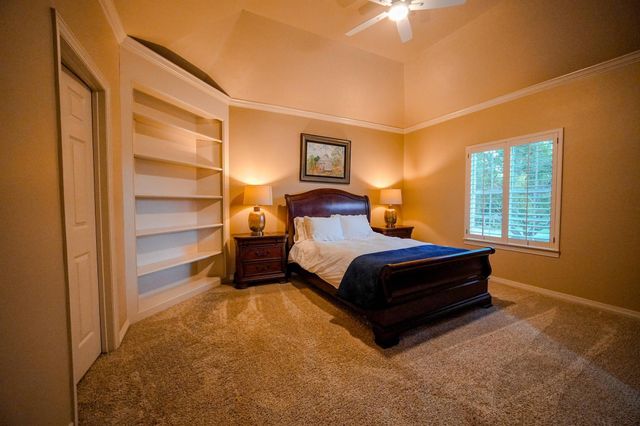 60 Champion Villa Drive, Houston, TX 77069