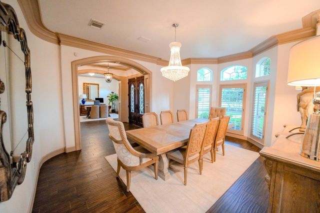 60 Champion Villa Drive, Houston, TX 77069