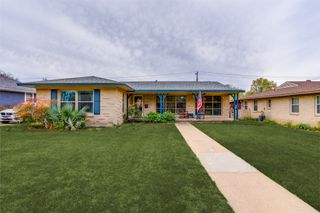 609 Kirkwood, Dallas, TX 75218