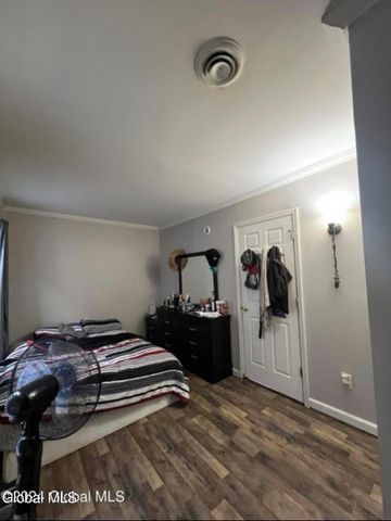 13 Ingersoll Avenue, Schenectady, NY 12305