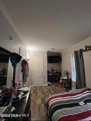 13 Ingersoll Avenue, Schenectady, NY 12305